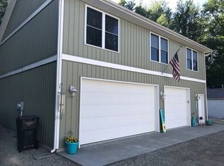 9301 S Ivan Ln, Silver Lake, IN 46510