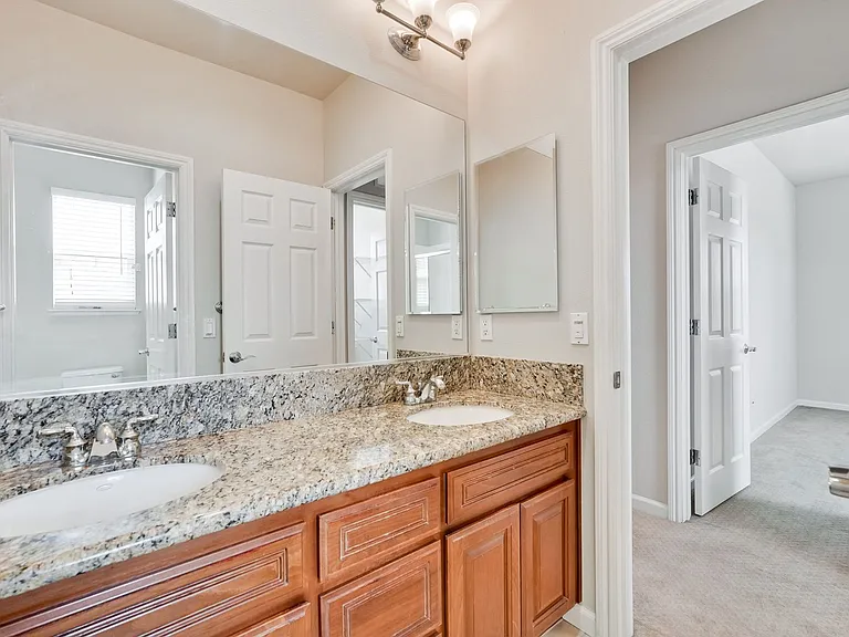 104 Alden Ct — Photo 37