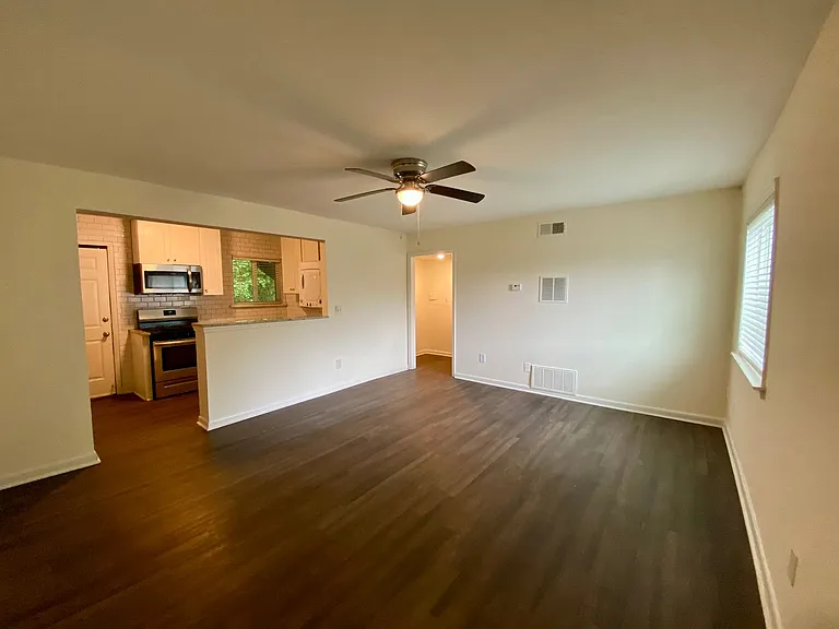 Oak Pointe Apartments — Photo 18