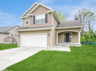 5001 Stream Side Cir, Des Moines, IA 50317