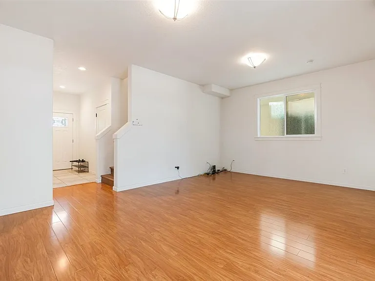 14414 E Burnside St — Photo 5