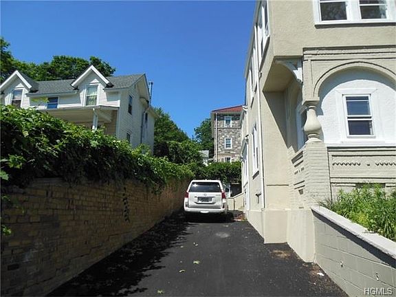 4th image of 13 Washington Ave