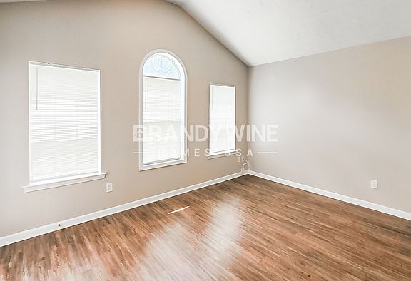 3rd image of 8120 Chapman Ter