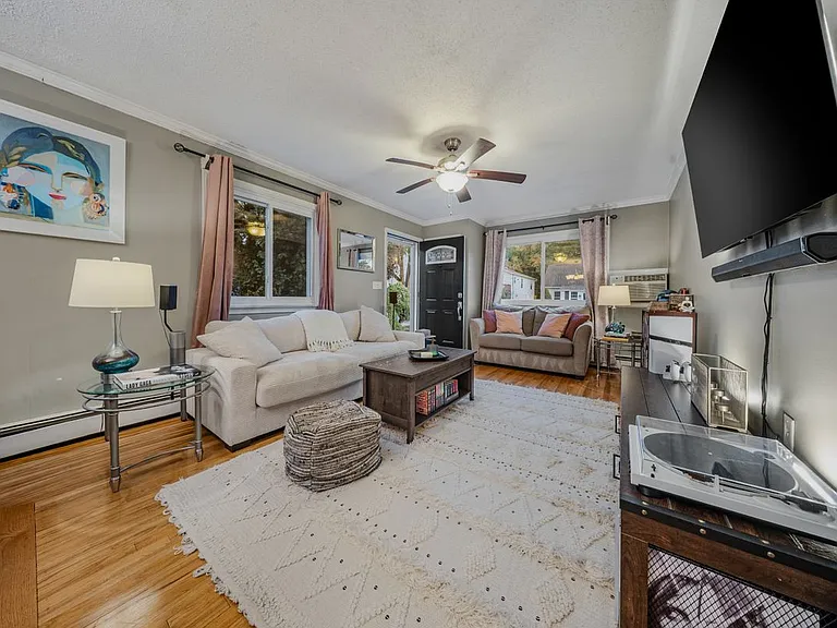 67 Beecher Ave — Photo 3