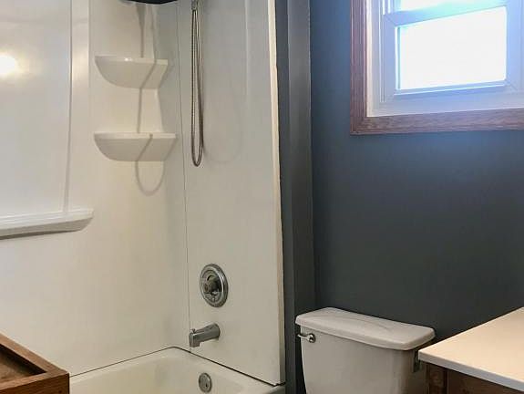 4th image of 1022 East Ave
