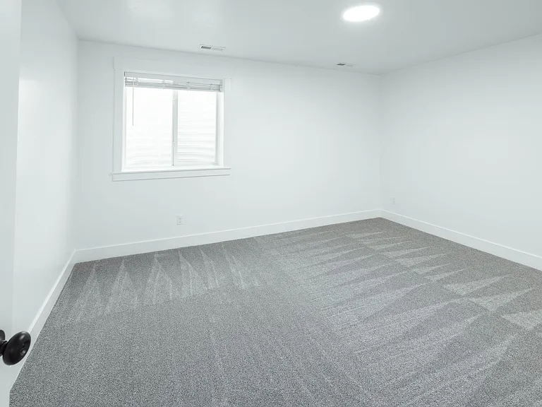 3711 Razor Cir — Photo 28