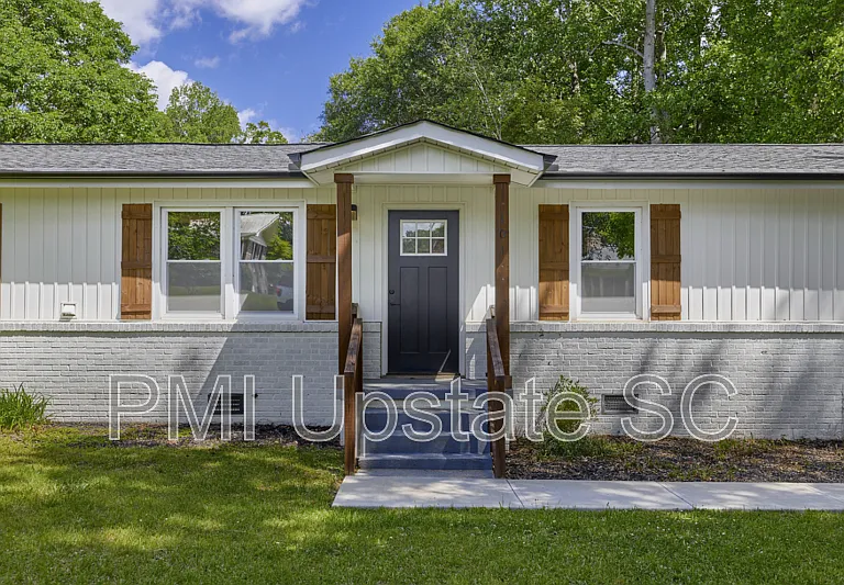 101 Paris View Dr — Photo 1