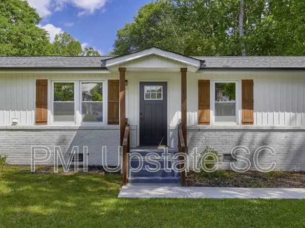 101 Paris View Dr, Travelers Rest, SC 29690