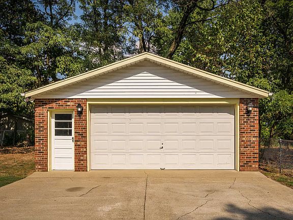 5th image of 7603 Marie Anna Dr