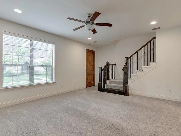 4690C Rhett Ln — Photo 3