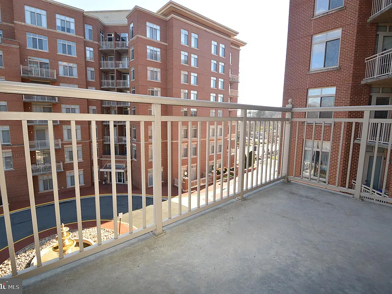 4490 Market Commons Dr #412 — Photo 18