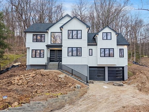 3rd image of 85 Pine Brook Rd