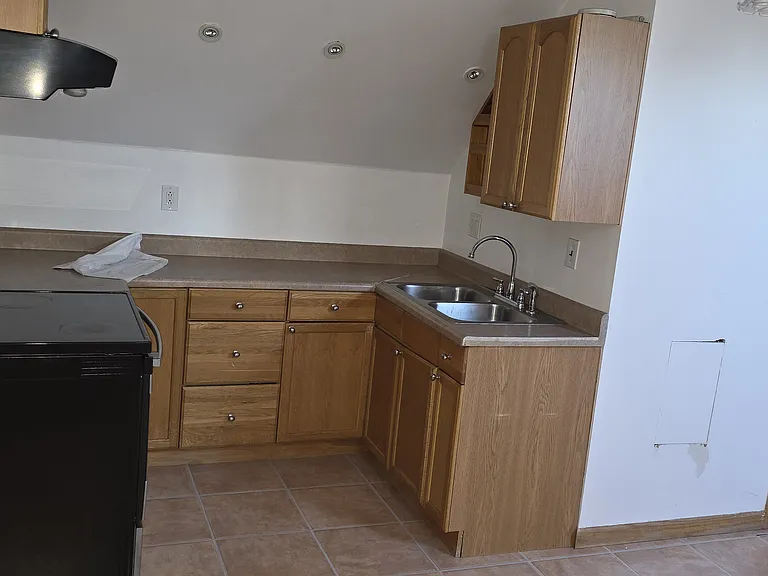 57 Russell St — Photo 10