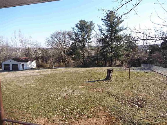 3rd image of 65 Hillside Dr