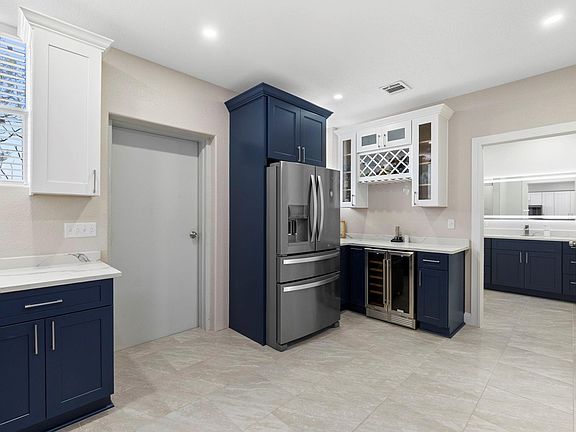 5th image of 225 Buttercup Ln