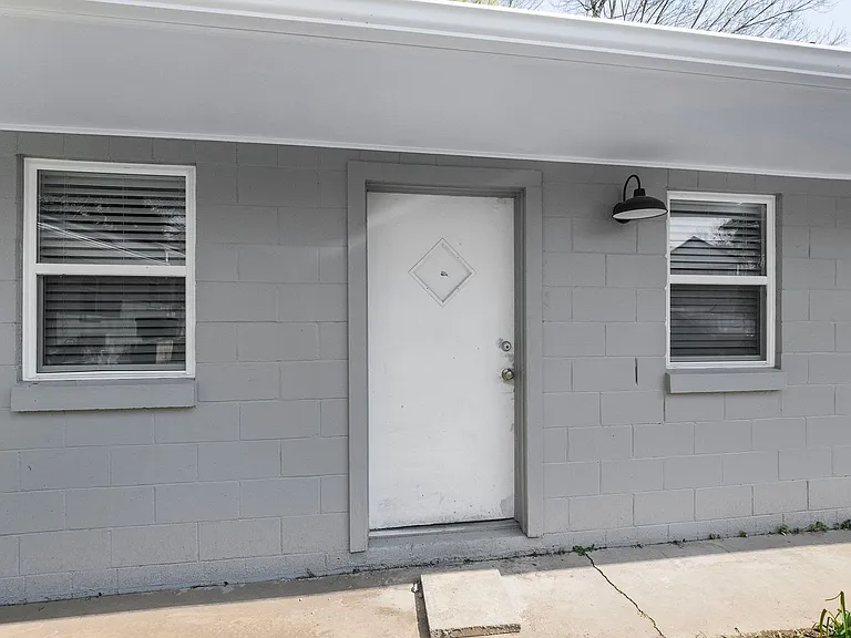 Washington Ave — Photo 17