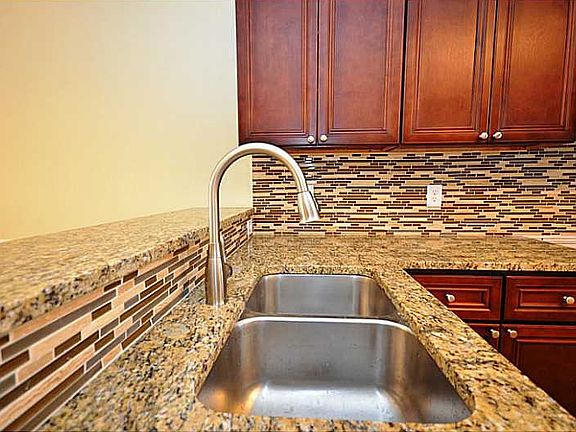 5th image of 4001 Inglewood Ct