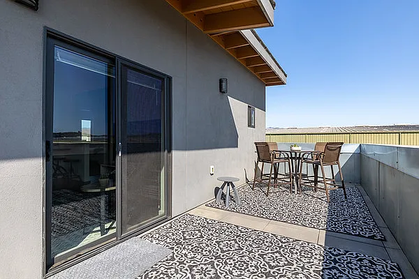 4090 Earthwood Ln — Photo 8
