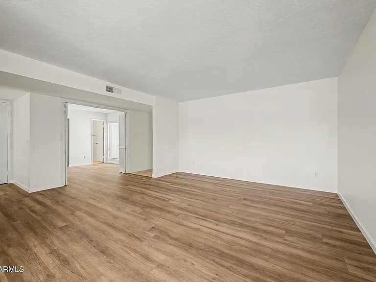 5227 N 24th St #201 — Photo 10