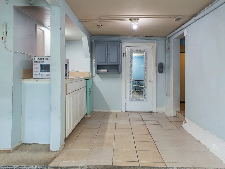 119 E Poplar Ave #1A — Photo 6