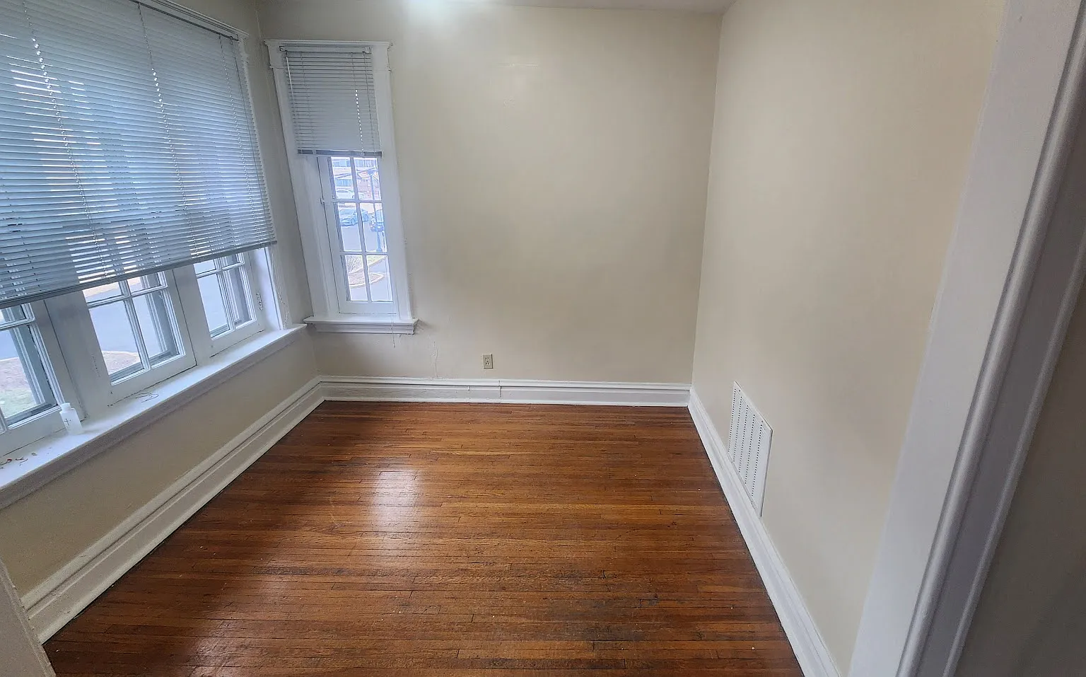 2 bed, 900 sqft, $1,425 — Photo 3