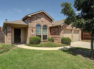 1612 Swan Ct, Aubrey, TX 76227