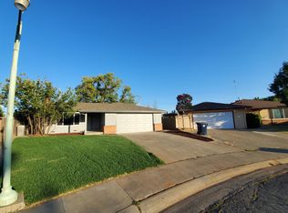 8040 Vandenberg Dr, Sacramento, CA