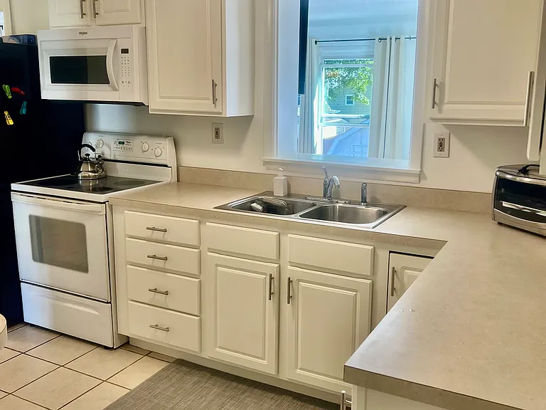 707 Saint Catherine Ct — Photo 9