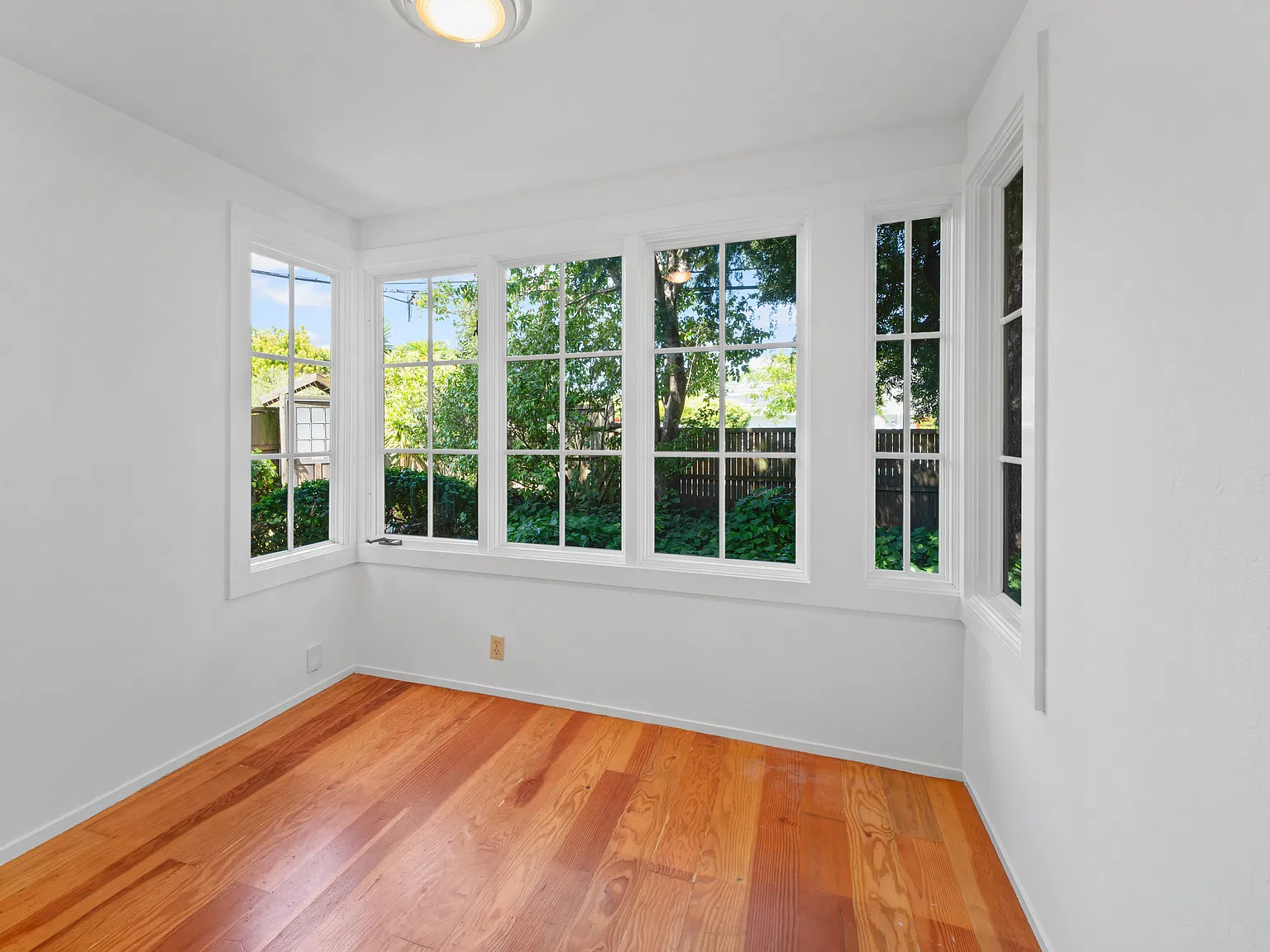1 bed, 777 sqft, $3,595 — Photo 2