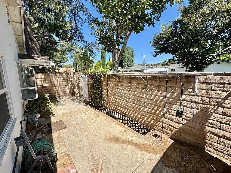 11426 Collett Ave — Photo 9