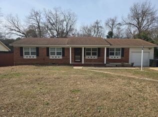 510 Alleghany Rd, Fayetteville, NC 28304