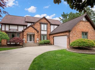 17134 Ellen Dr, Livonia, MI 48152