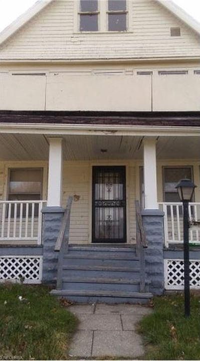 1st image of 11416 Woodstock Ave #1