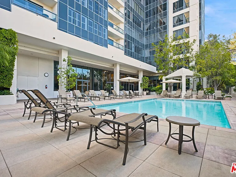 10724 Wilshire Blvd #1104 — Photo 35