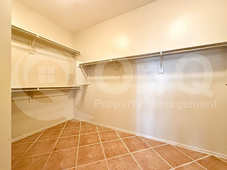 2848 E Fandango Dr — Photo 24