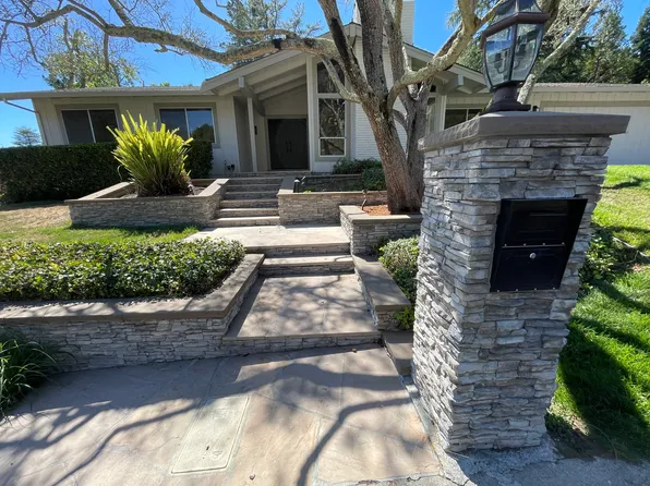 411 Fernwood Dr, Moraga, CA 94556