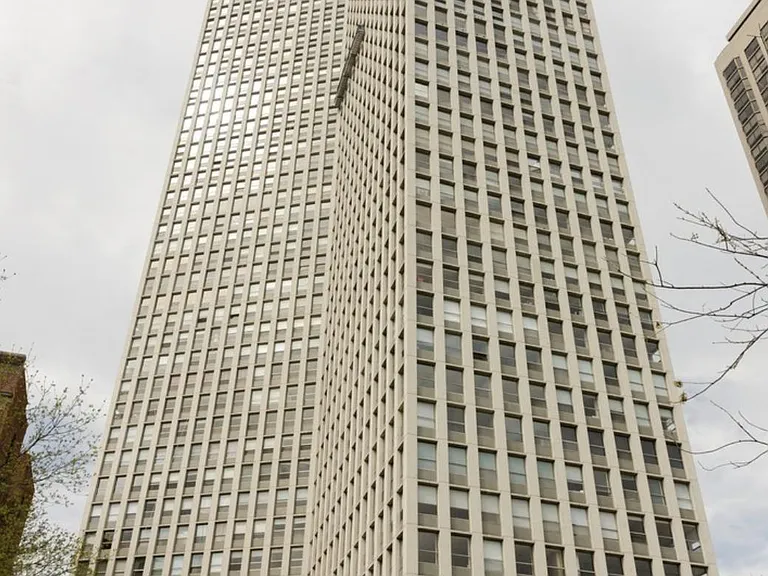 2626 N Lakeview Ave #2010 — Photo 9
