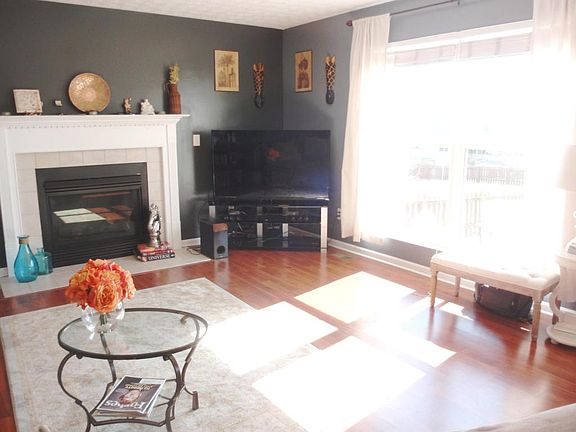 2nd image of 1609 Bristol Commons Pl