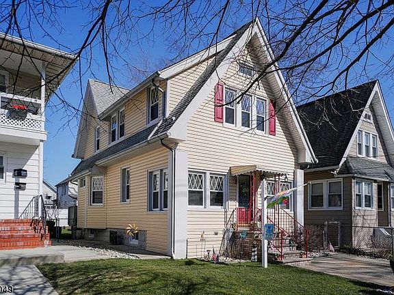 3rd image of 151 Dalton St