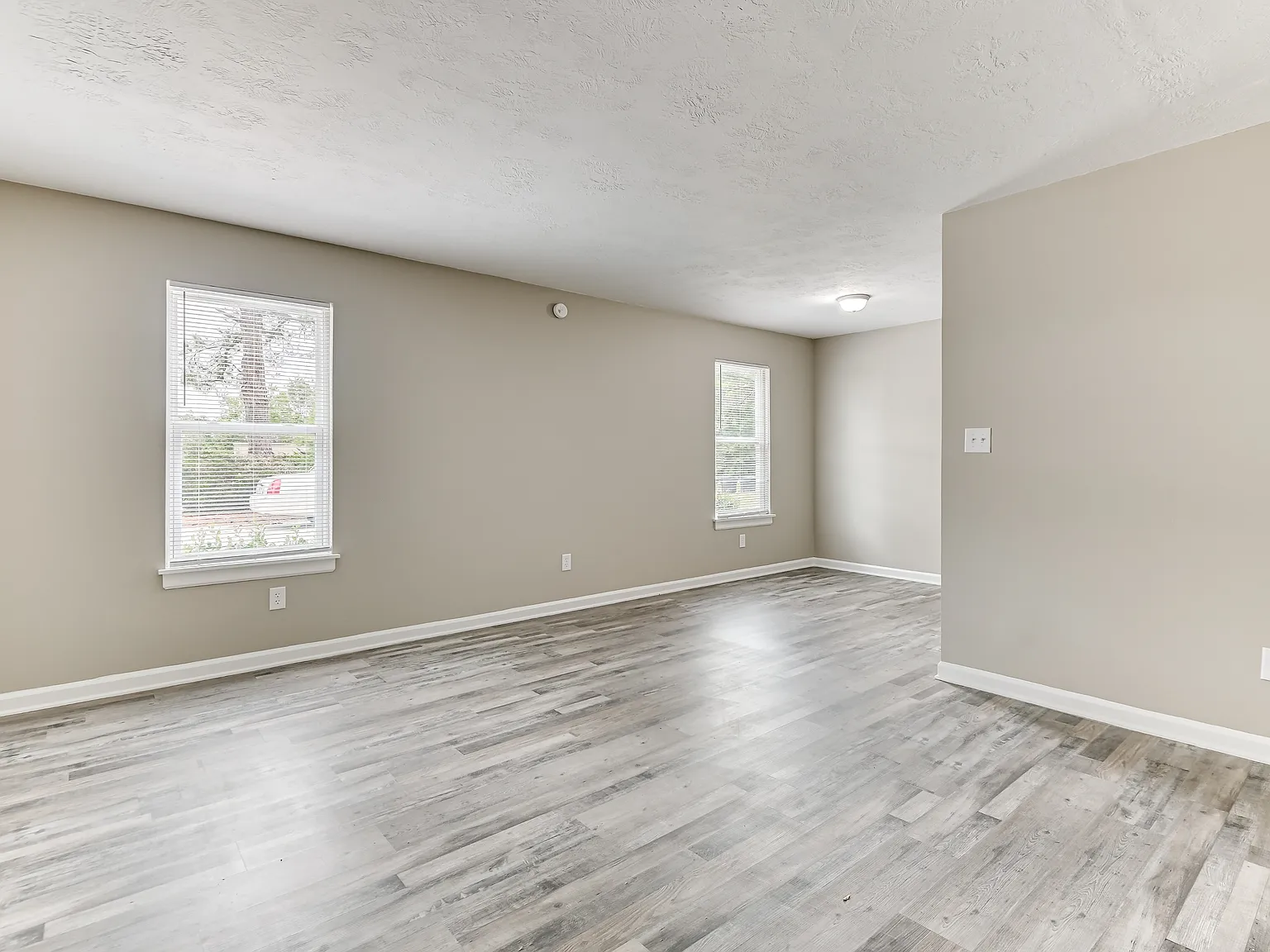 Colton Woods Apartments — Photo 3
