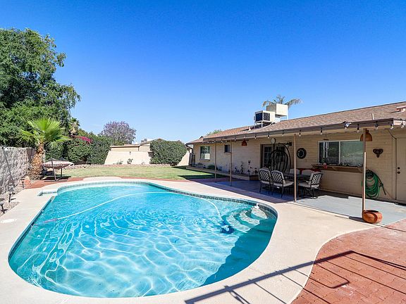2nd image of 3946 W Lupine Ave