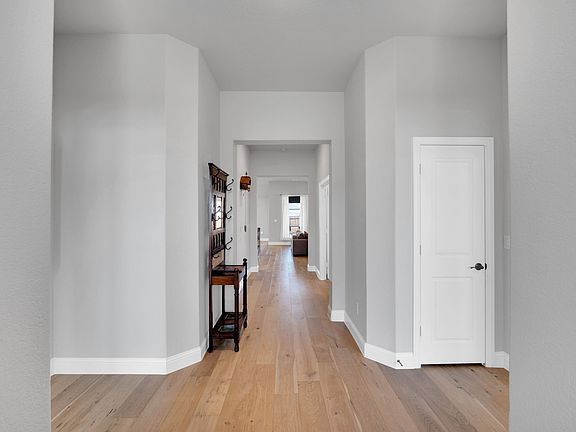 4th image of 217 Resting Place Rd