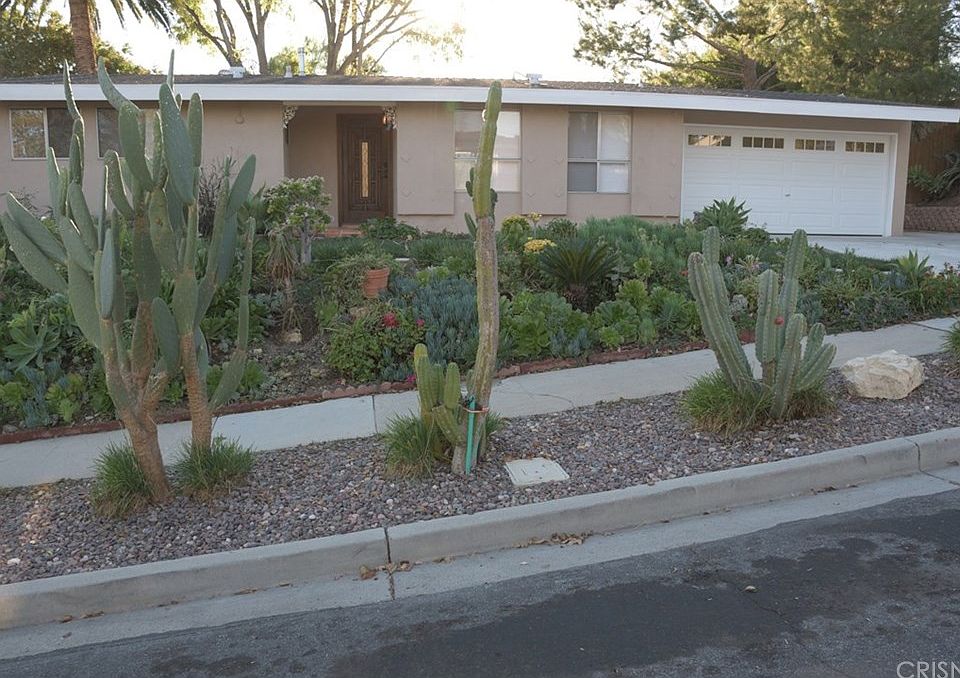 1st image of 842 Chelterham Cir