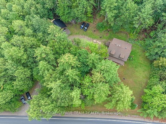 3rd image of 2193 Foymount Rd
