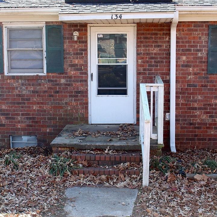 2nd image of 134 Cochran Rd APT 2