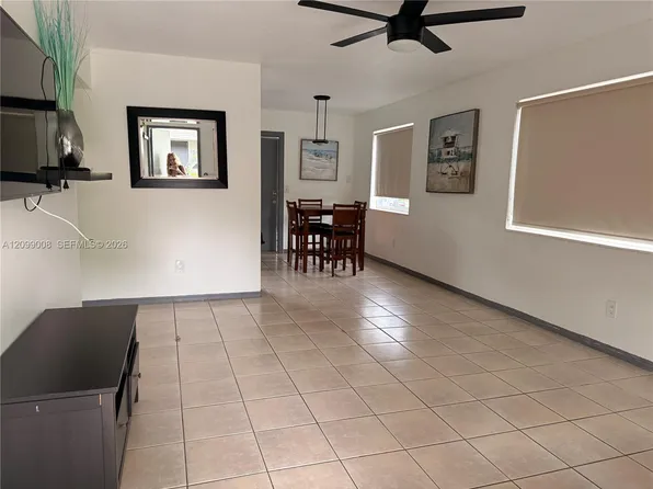 1104 N 17th Ct APT 104, Hollywood, FL 33020