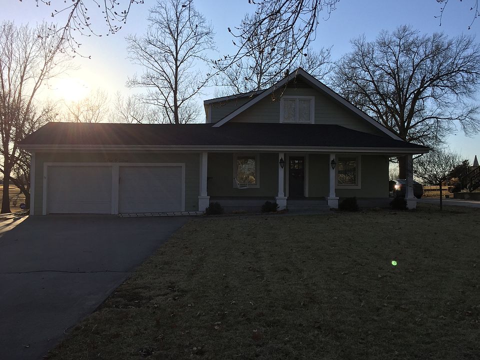 1st image of 103 Country Club Pl