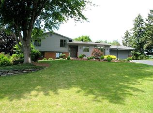 34 Nettlecreek Rd, Fairport, NY 14450