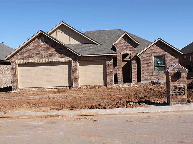 2nd image of 1408 Riverwind Dr