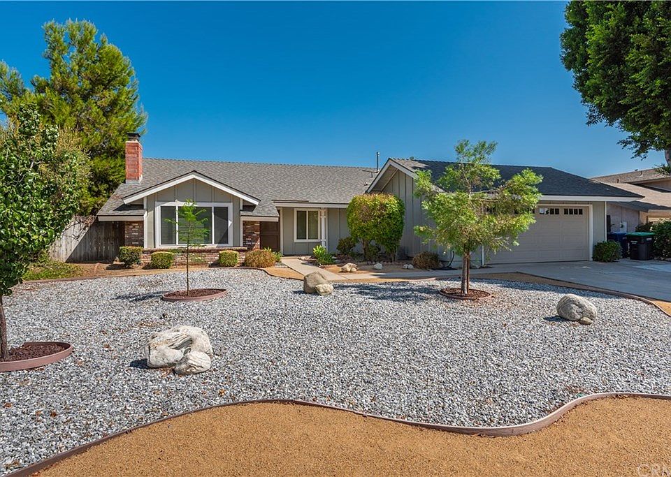 1st image of 25742 Mariposa St